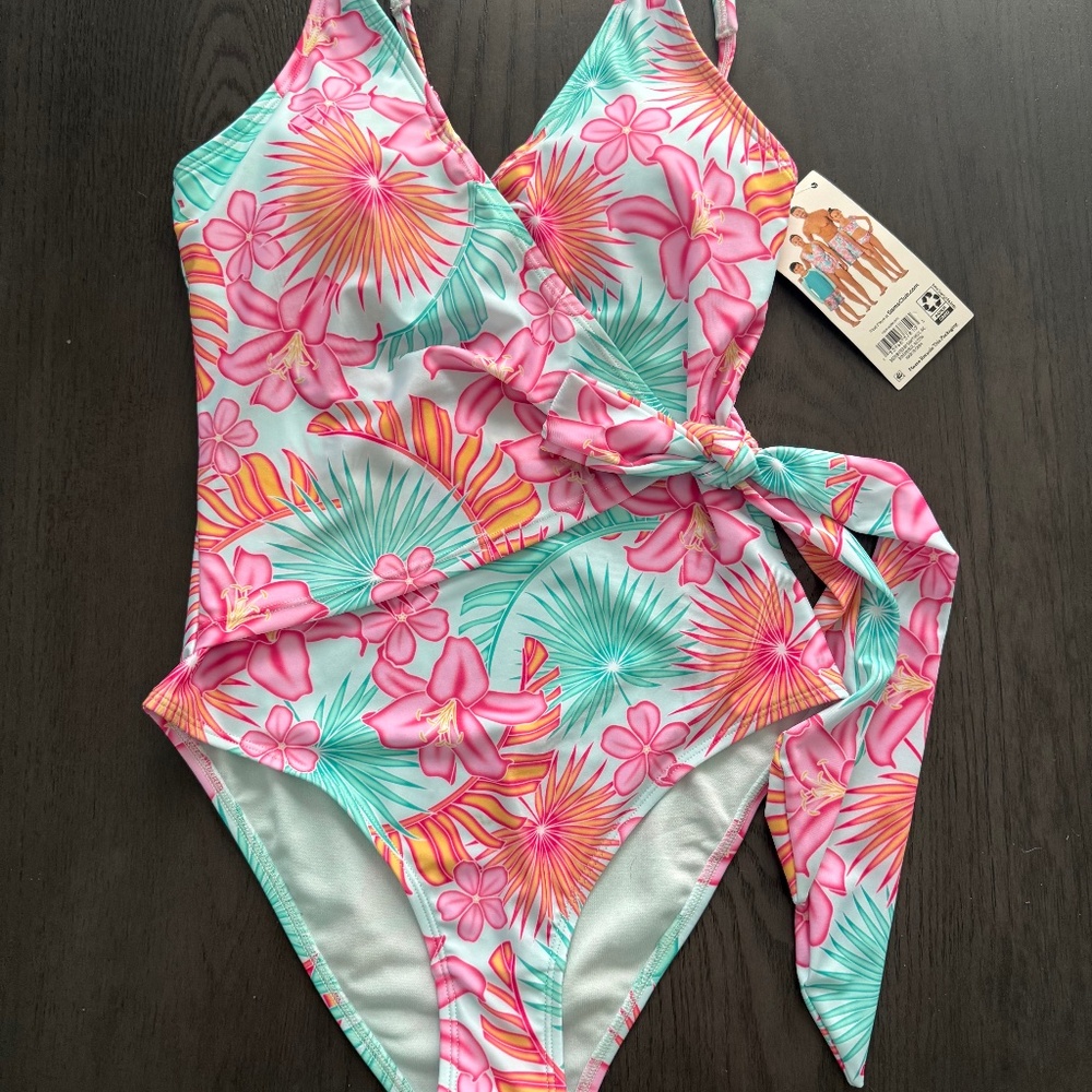 Member's Mark Family Swim Ladies One-Piece‎ Swimsuit - Laguna Lilies S